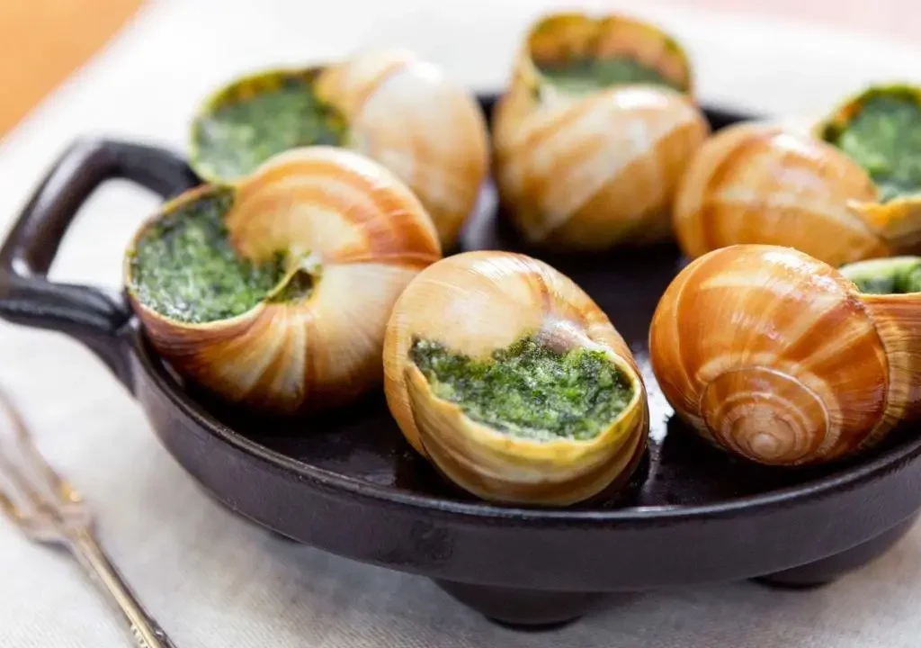 Escargot Recipe: A Classic French Delicacy at Saagar Phuket 4 12.03.l21 BonAppetit Hotpot C126024 Edit 3 Saagar Restaurant