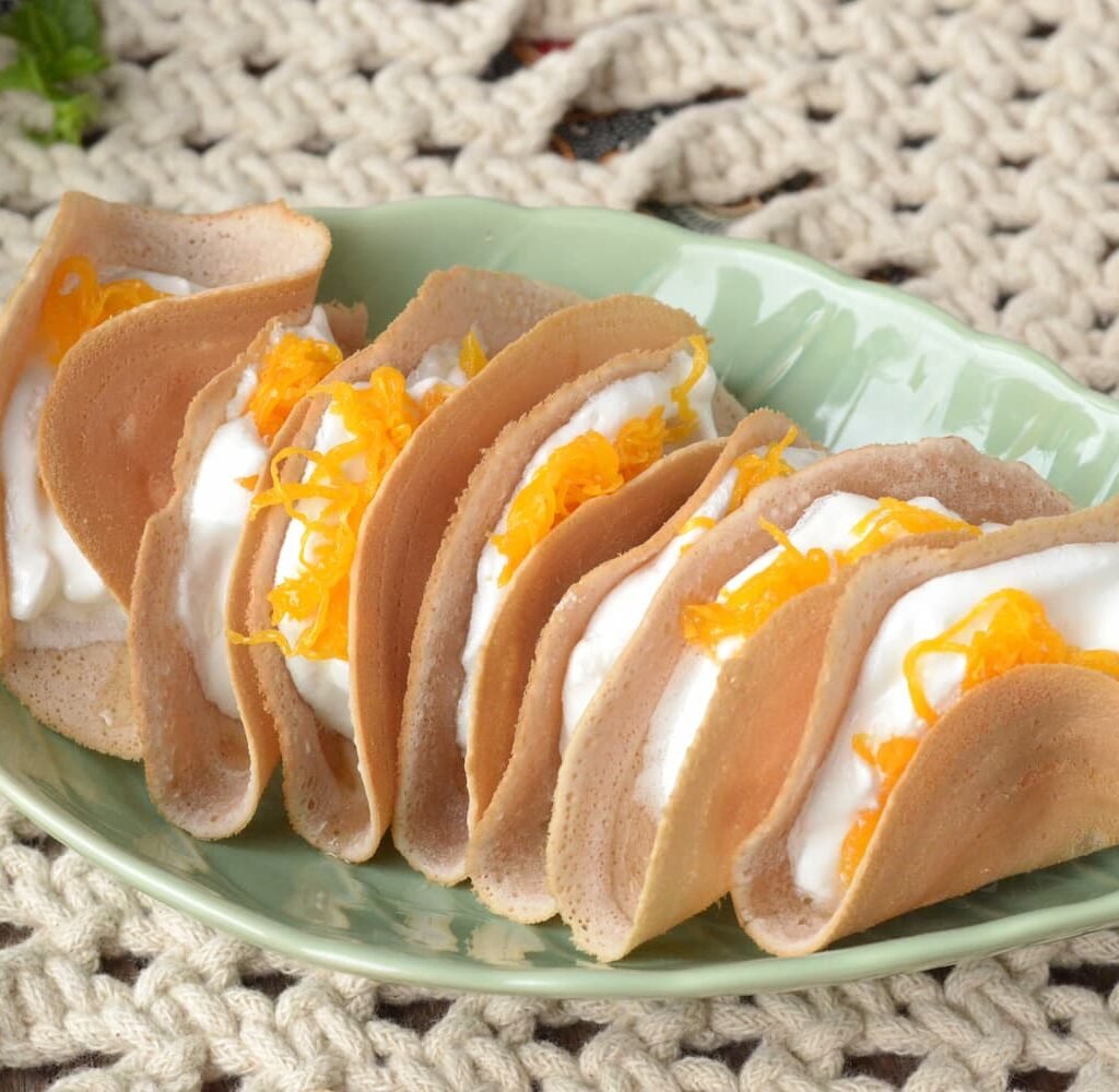 Khanom bueang 01 4 Saagar Restaurant