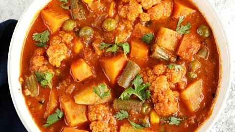 vegetable curry recipe 480x270 1 Saagar Restaurant