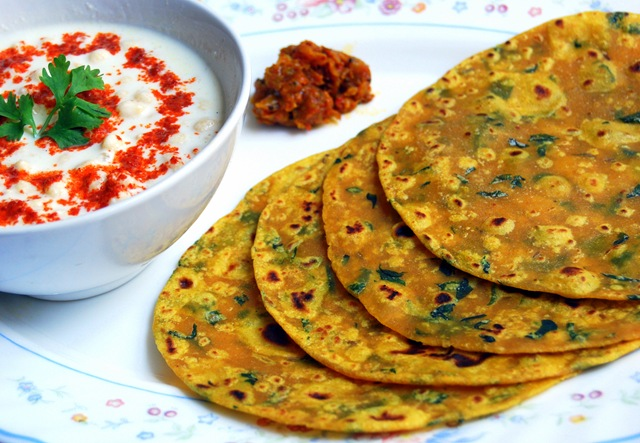 Methi Thepla Recipe: A Flavorful Gujarati Flatbread 1 image 5 Saagar Restaurant